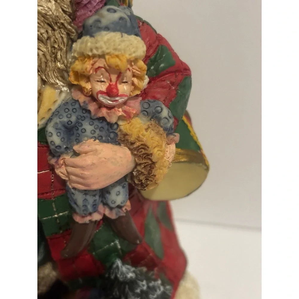 Yuletide Traditions Resin Santa Claus Figurine Patchwork 8